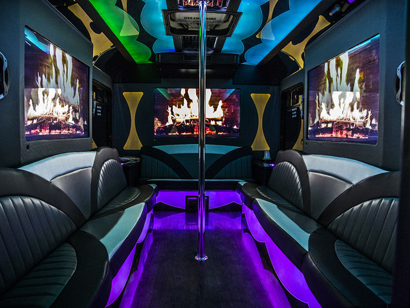 Toronto limo bus